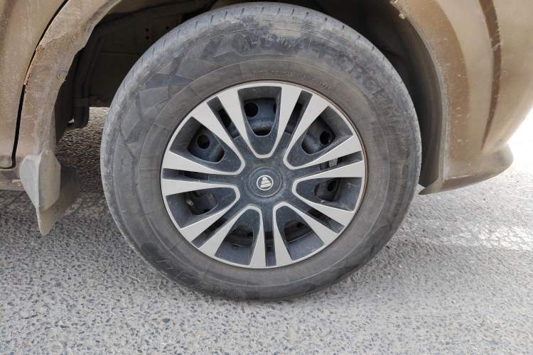 Used Foton MP-X E 2014 2.4L Wealth Express Comfort Edition 4G69