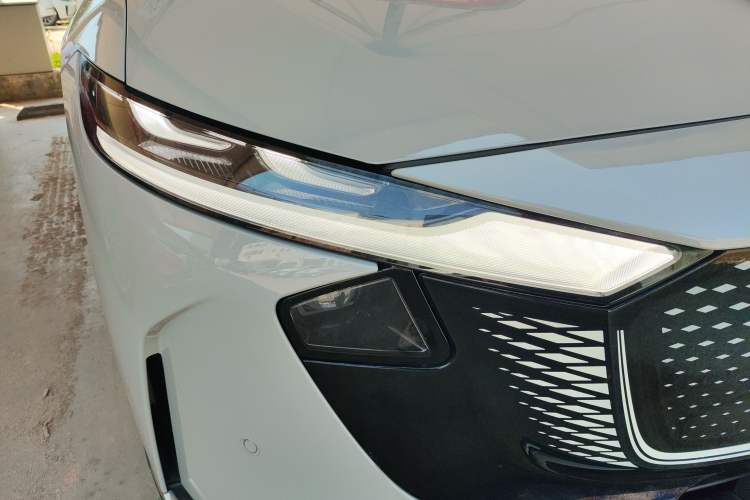 Used Mazda EZ-6 2024 Pure Electric 600 ZhiZun Edition Right Front Headlight