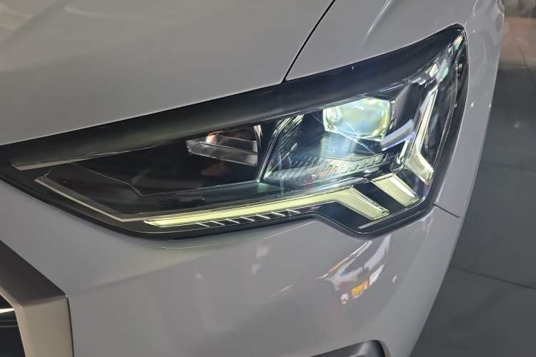 Used Audi Q3 2021 35 TFSI Fashion Dynamic Model