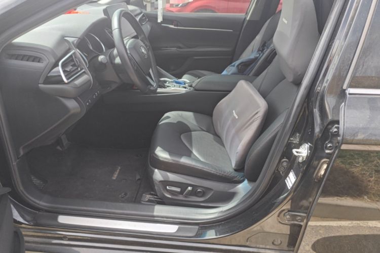 Used Toyota Camry 2021 2.0G Luxury Edition
