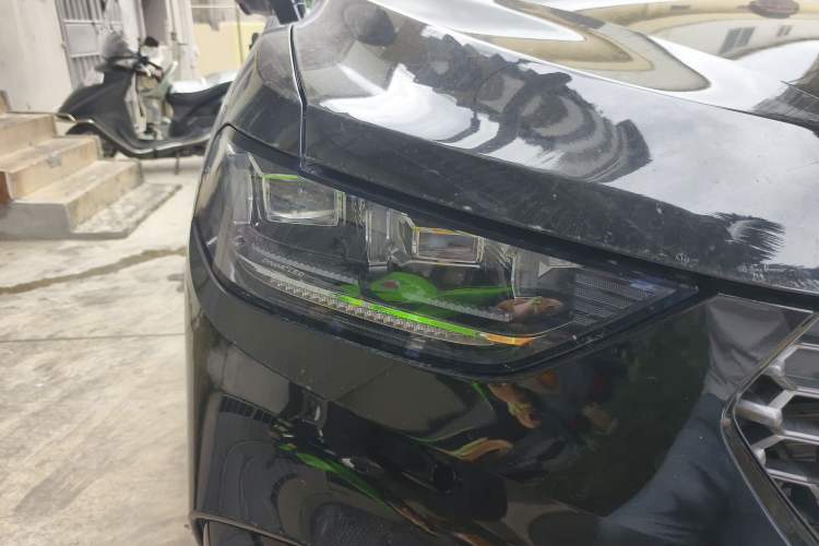 Used Wey VV5 2021 1.5T Two-Wheel Drive Color Pioneer