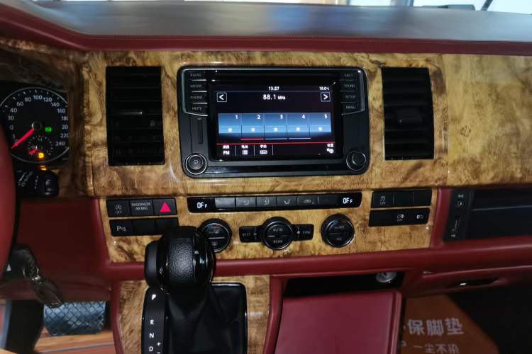 Used Volkswagen Caravelle 2017 2.0 TSI 4x4 Comfort Edition 7-Seater
