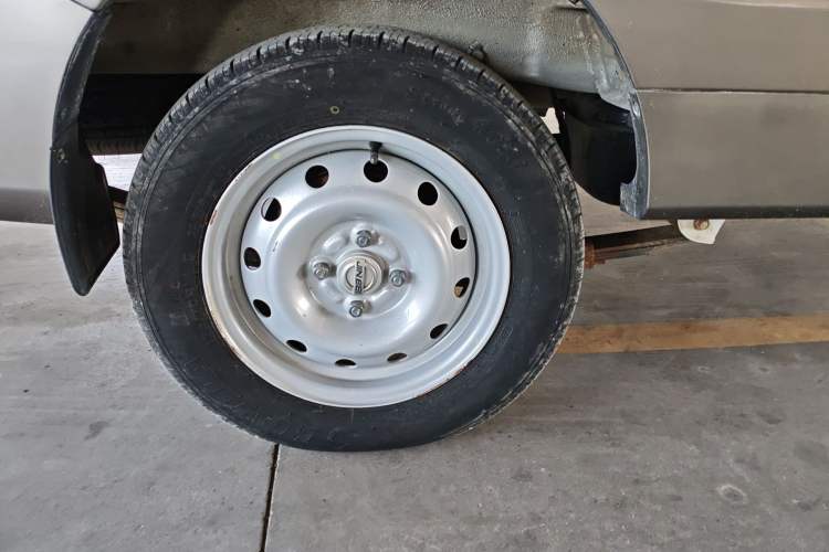 Used Jinbei New Hiace X30L 2022 1.5L Super Enjoyment Edition Air-Conditioning-Free Van China VI Standard SWC15M Exterior 5