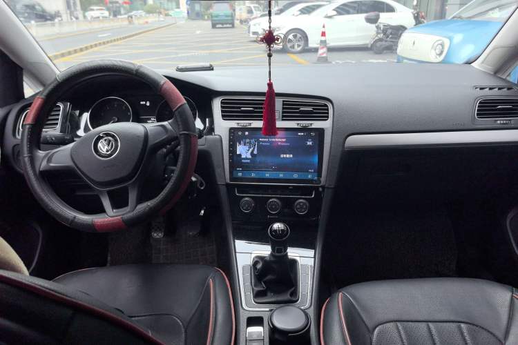 Used Volkswagen Golf 2018 1.6L Manual Fashion Edition