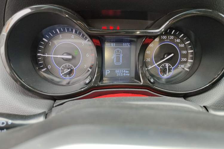 Used JMC Yusheng S350 2016 2.0T Automatic All-Wheel Drive Gasoline Luxury Edition 5 Seats