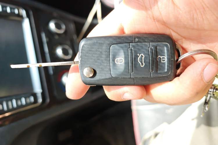 Used Dongfeng Fengon 360 2015 1.5L Manual Luxury 7-Seater China IV Standard Vehicle Key