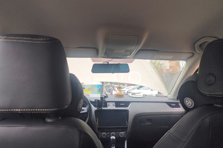 Used Skoda Octavia 2019 TSI230 DSG SmartDrive Comfort Edition China V Standard Headliner