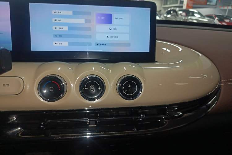 Used Wuling Bingo 2023 333 km Lingxi Connected Version
