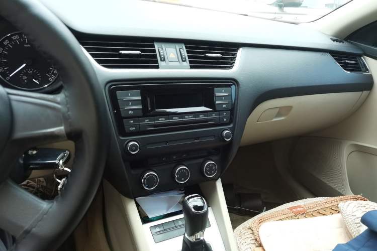 Used Skoda Octavia 2015 1.6L Automatic Yijie Edition
