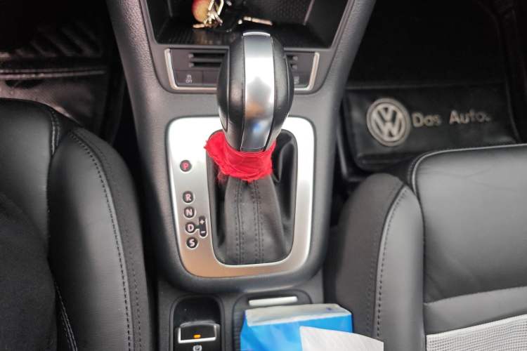 Used Volkswagen Tiguan 2015 1.8TSI Automatic Two-Wheel Drive Comfort Edition Gear Lever