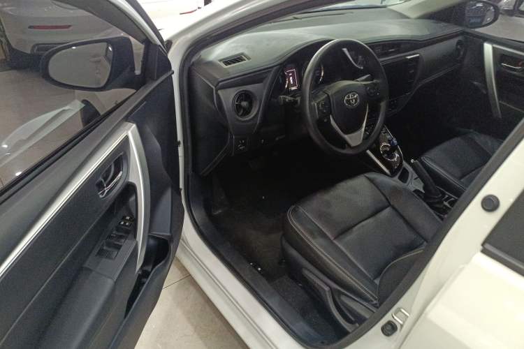 Used Toyota Levin 2017 Revised Dual-Engine 1.8H GS E-CVT Elite Sunroof Version China V Standard