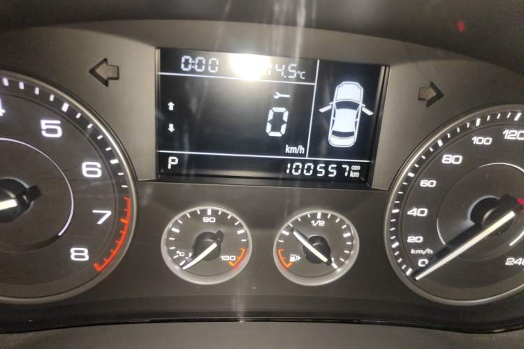 Used BORGWARD BX5 2017 20TGDI Automatic Two-Wheel Drive Pioneer Edition Odometer Close Up