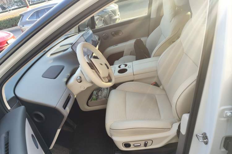 Used Li Auto i8 2025 Model Standard Version
