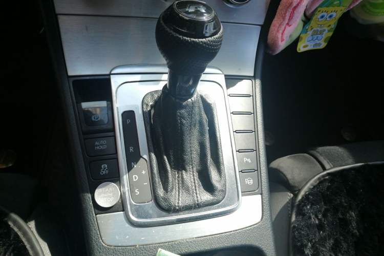 Used Volkswagen FAW-Volkswagen CC 2013 1.8TSI Luxury Model Gear Lever