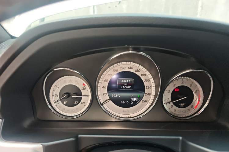 Used Mercedes-Benz GLK-Class 2015 GLK 300 4MATIC Fashion Edition Ultimate Version Instrument Cluster