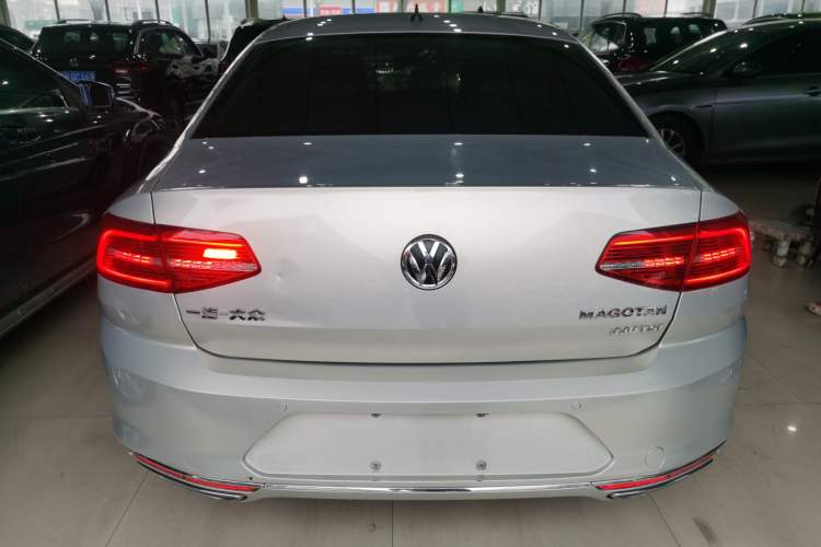 Used Volkswagen Magotan 2017 330TSI DSG Luxury Model Rear