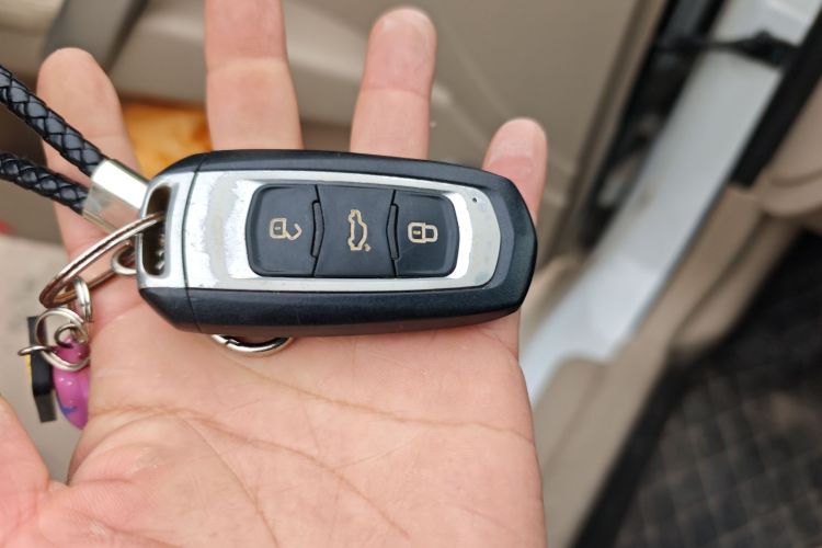 Used Geely Auto Emgrand 2016 Sedan 1.5L Manual Luxury Model