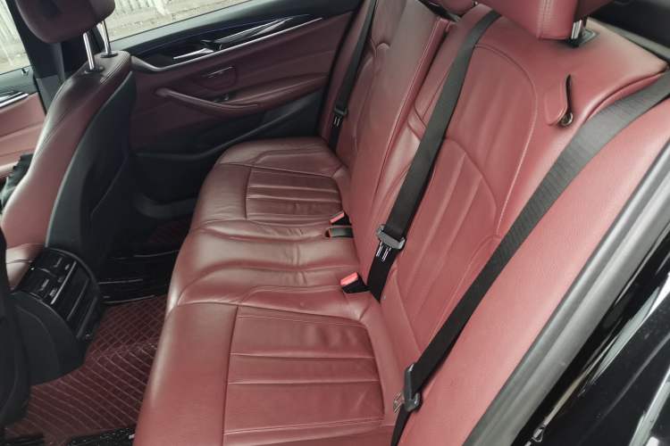 Used BMW 5 Series 2018 Restyled 530Li Leading Edition M Sport Package Left Rear Seat