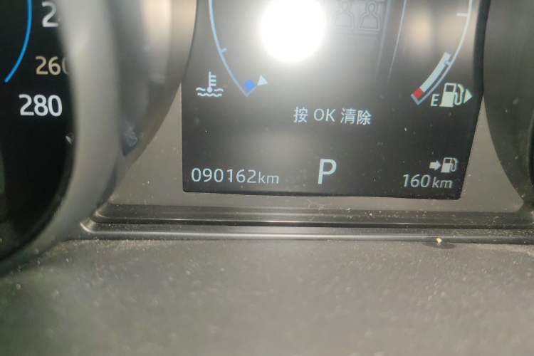 Used Jaguar F-PACE 2018 2.0T Four-Wheel Drive Urban Luxury Edition Odometer Close Up