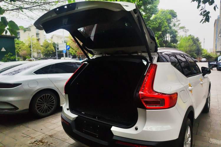 Used Volvo XC40 2022 T4 Four-Wheel Drive Smart & Stylish Edition
