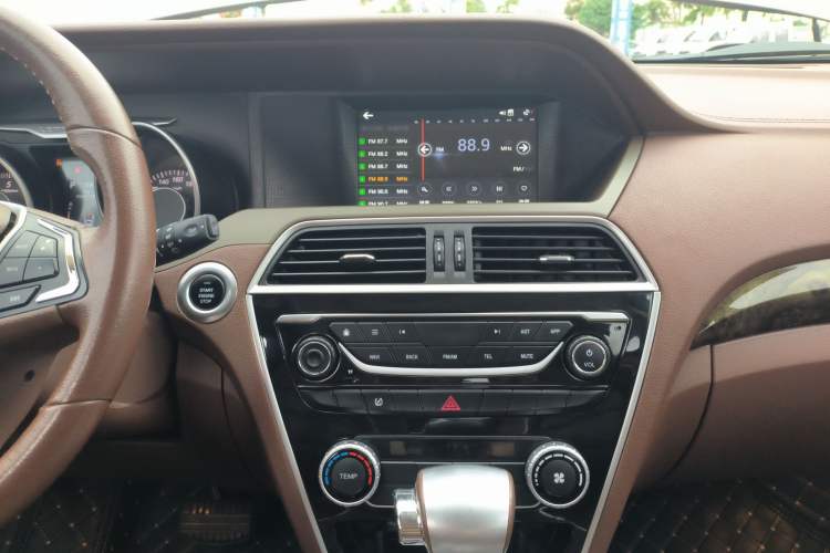 Used Leopaard CS10 2017 2.0T Automatic Urban Version
