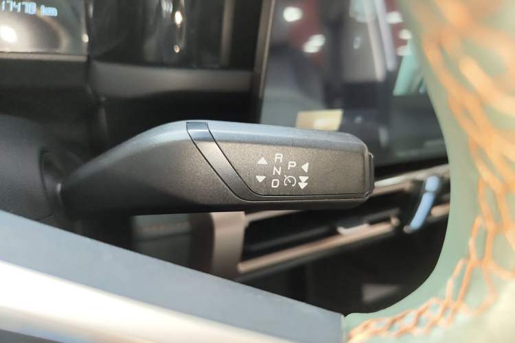 Used iCAR 03 2024 501km Two-Wheel Drive Long-Range Version Gear Lever