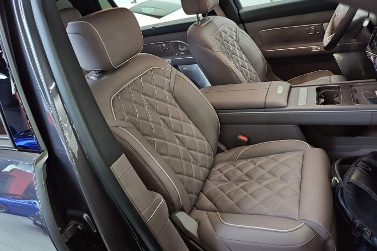 Used Nio ES8 2026 Model 6-seat Executive Luxury Edition Right Front Seat