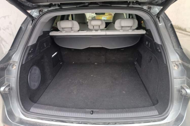 Used VOYAH FREE 2025 318 318 km Rear-Drive Touring Edition