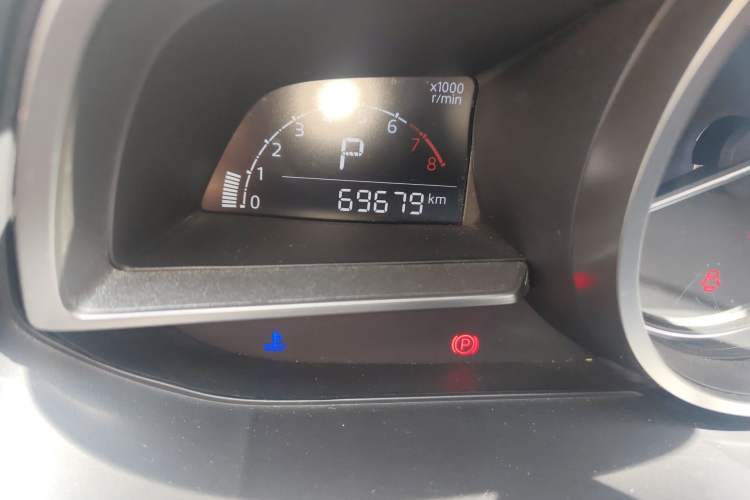 Used Mazda 3 Axela 2017 Hatchback 1.5L Automatic Luxury Model Emission Standard China V Odometer Close Up