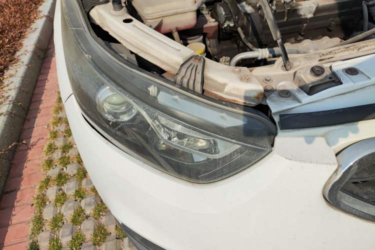 Used FAW Junpai D60 2016 1.5L Manual Luxury Version Right Front Headlight