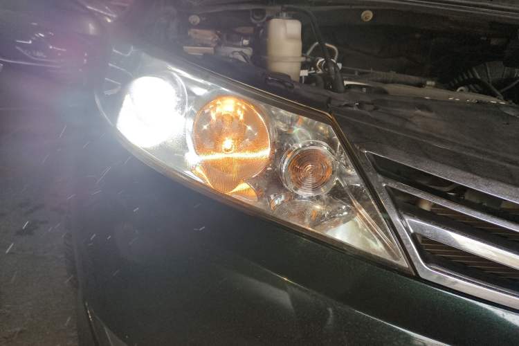 Used BYD M6 2013 2.4L Automatic Luxury Model