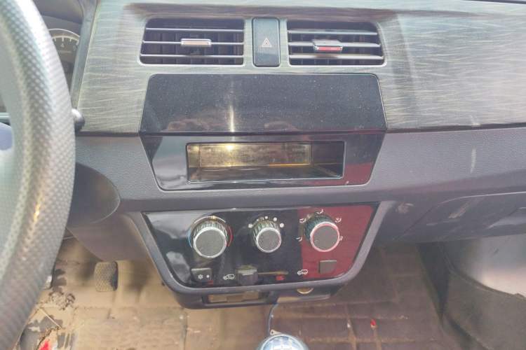 Used Jinbei Hiace X30 2021 1.5L Standard Version Air-Conditioner-Free Van China VI Emission Standard SWC15M Audio And AC Panel