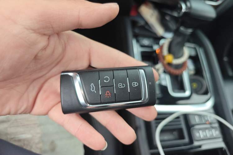 Used GAC Trumpchi GS8 2017 320T Two-Wheel Drive Luxury Smart Connectivity Version (7 Seats) Vehicle Key