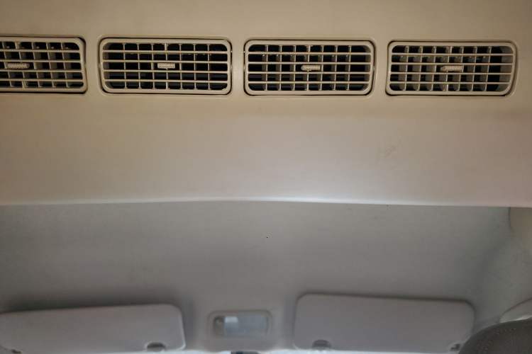 Used Wuling Rongguang 2014 1.2L S Base Model
