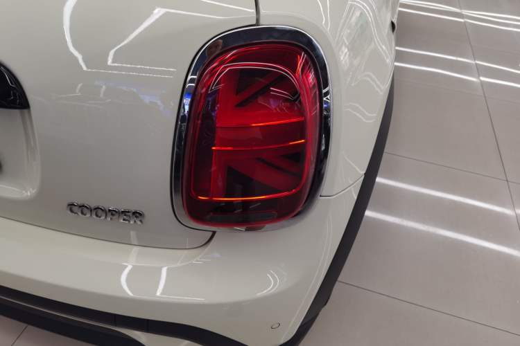 Used MINI MINI 2022 1.5T COOPER Artist