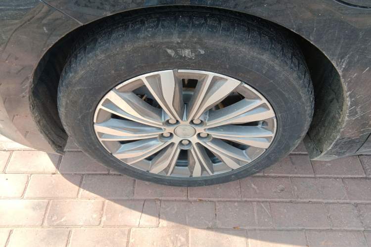 Used Hongqi E-QM5 2023 620km PLUS Left Front Wheel Hub