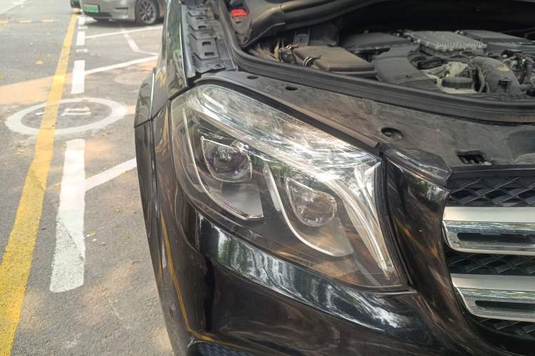 Used Mercedes-Benz GLS 2017 GLS 400 4MATIC Dynamic Model Right Front Headlight