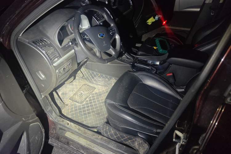 Used Geely Auto Emgrand 2016 Sedan 1.5L CVT Upward Version
