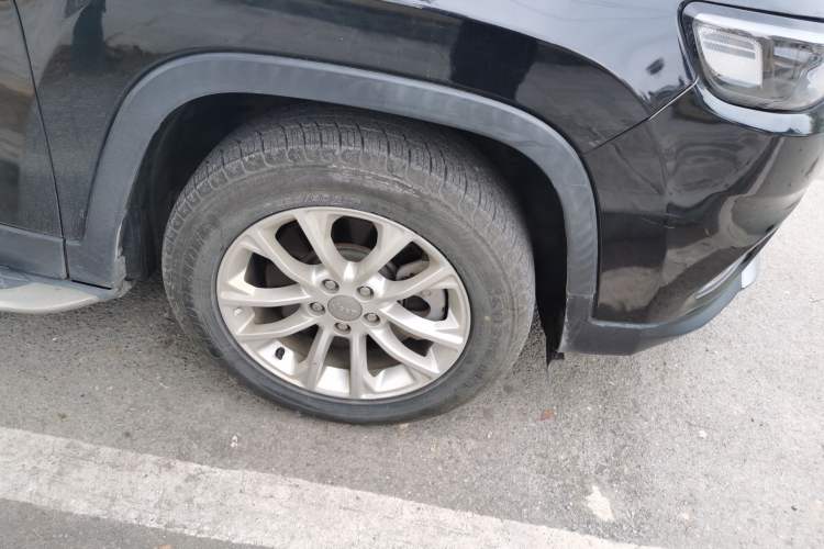 Used Jeep Cherokee 2019 2.0T Two-Wheel Drive Smart Enjoyment Version China V