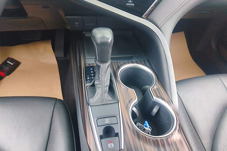 Used Toyota Camry 2019 Revised Version 2.0G Luxury Edition
