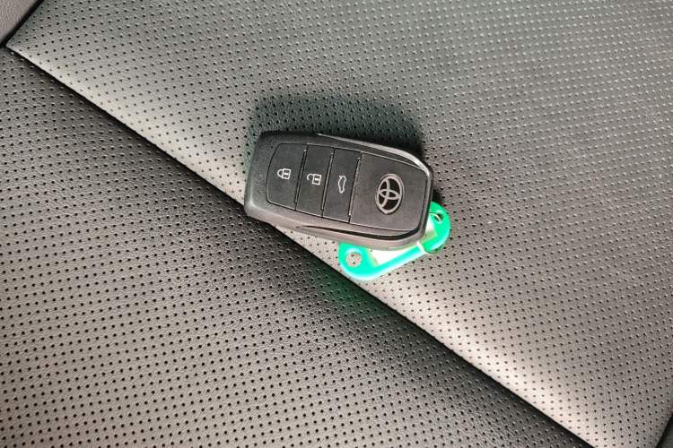 Used Toyota Camry 2024 Dual-Motor 2.0 HGVP Luxury Edition Vehicle Key