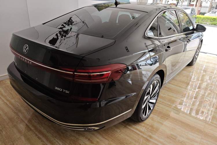 Used Volkswagen Passat 2025 Premium Version 380TSI Dragon Edition