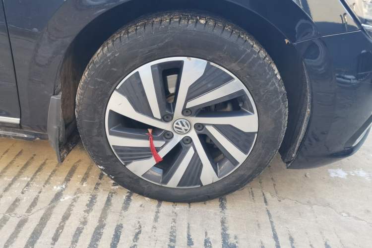 Used Volkswagen Passat New Energy 2020 430 PHEV Hybrid Elite Edition China VI Standard Right Front Wheel Hub