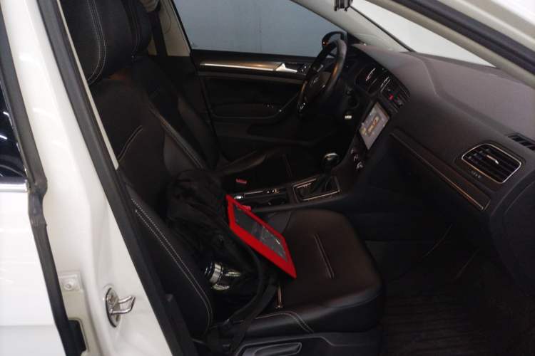 Used Volkswagen Golf 2016 230TSI Automatic Comfort Version Right Front Seat