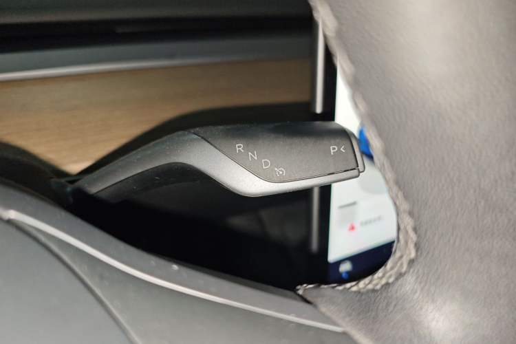 Used Tesla Model Y 2022 Long-Range All-Wheel-Drive Version