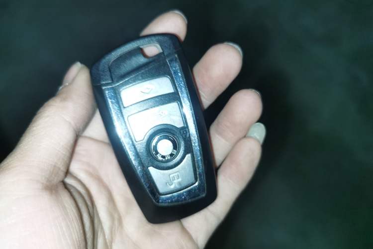 Used BMW 5 Series 2014 525Li Luxury Design Package Vehicle Key