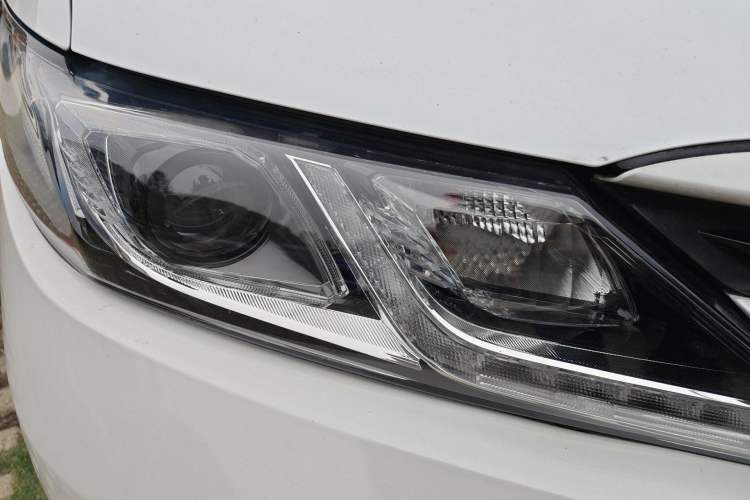 Used Toyota Camry 2018 2.0E Leading Edition Right Front Headlight
