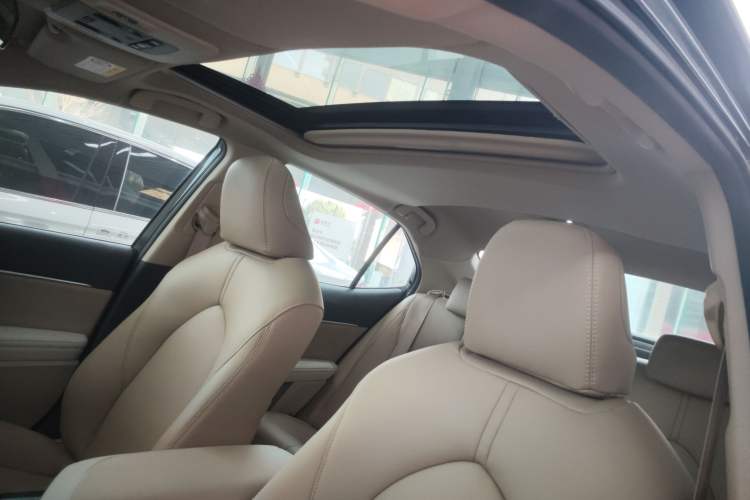 Used Toyota Camry 2019 2.0E Elite Edition China VI Standard Headliner