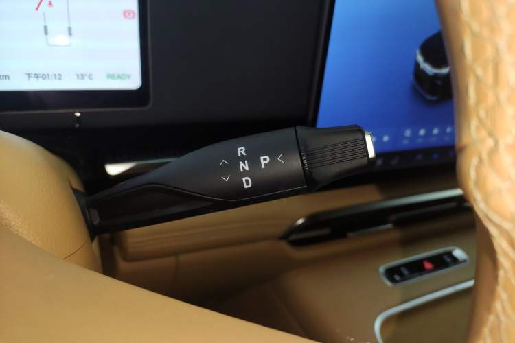 Used VOYAH Dream 2025 PHEV Four-Wheel Drive Prestige Kunpeng Edition