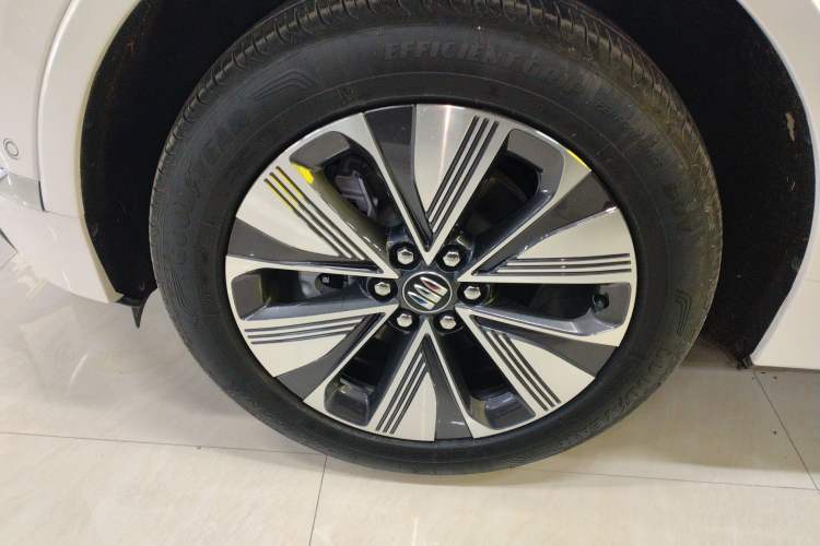 Used Buick E5 2025 Model 620KM Prestige Edition Left Front Wheel Hub
